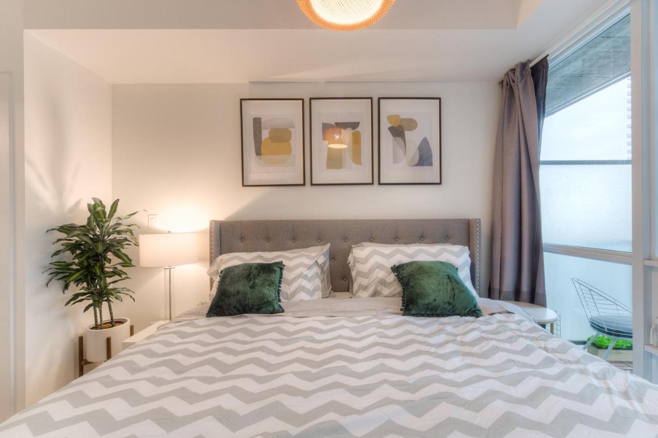 Stylish Newly Furnished Condo With Beautiful Lake View Toronto Eksteriør bilde