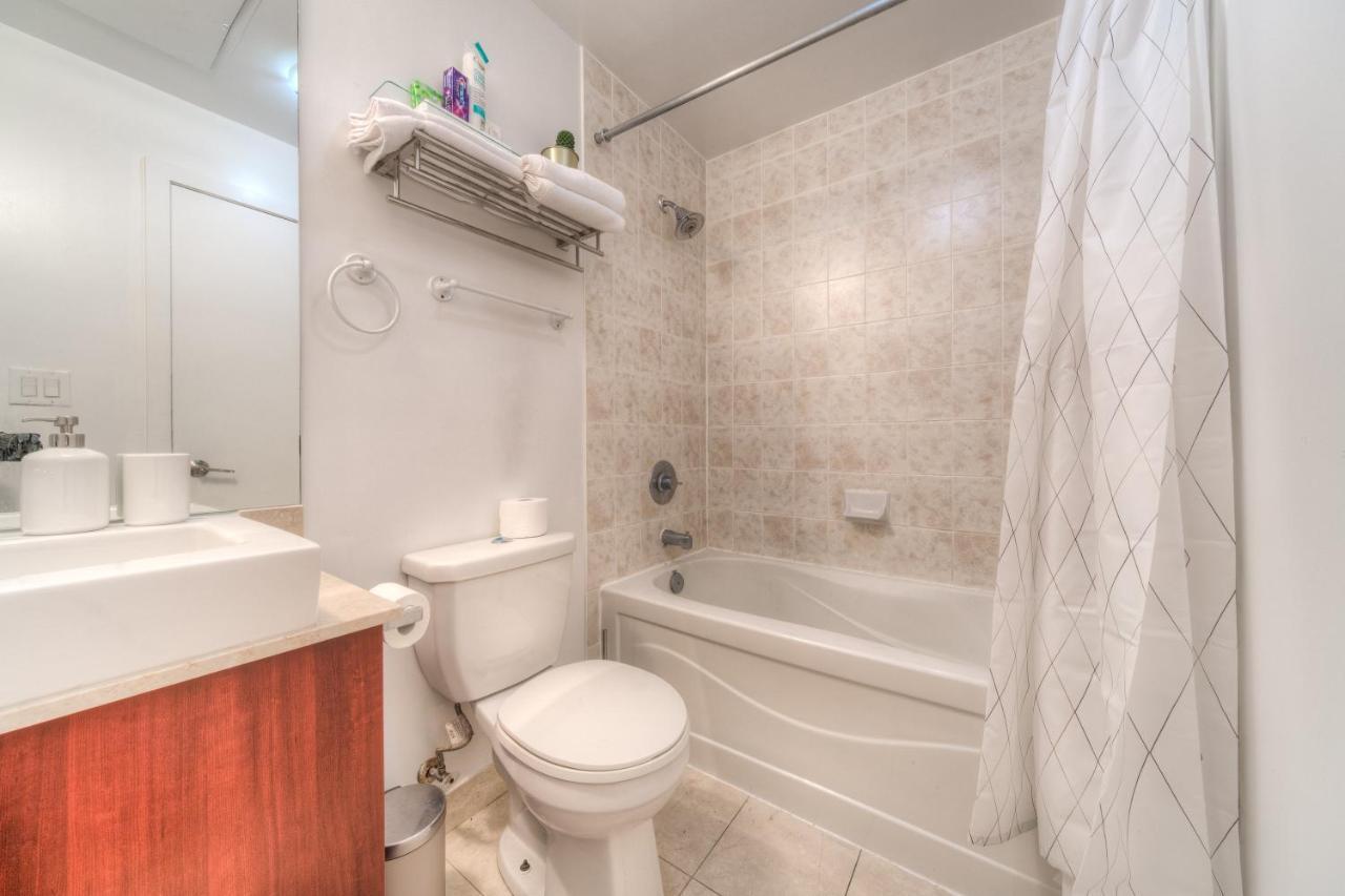 Stylish Newly Furnished Condo With Beautiful Lake View Toronto Eksteriør bilde