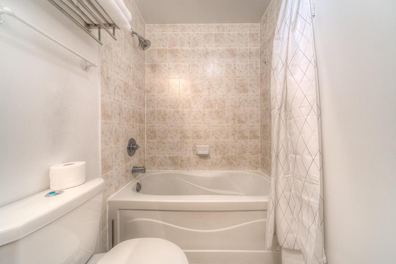 Stylish Newly Furnished Condo With Beautiful Lake View Toronto Eksteriør bilde