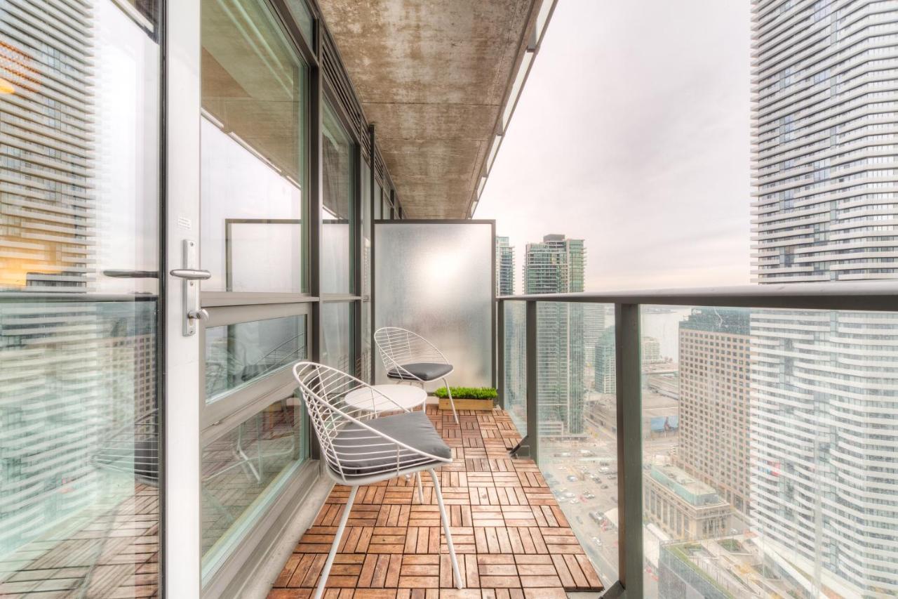 Stylish Newly Furnished Condo With Beautiful Lake View Toronto Eksteriør bilde