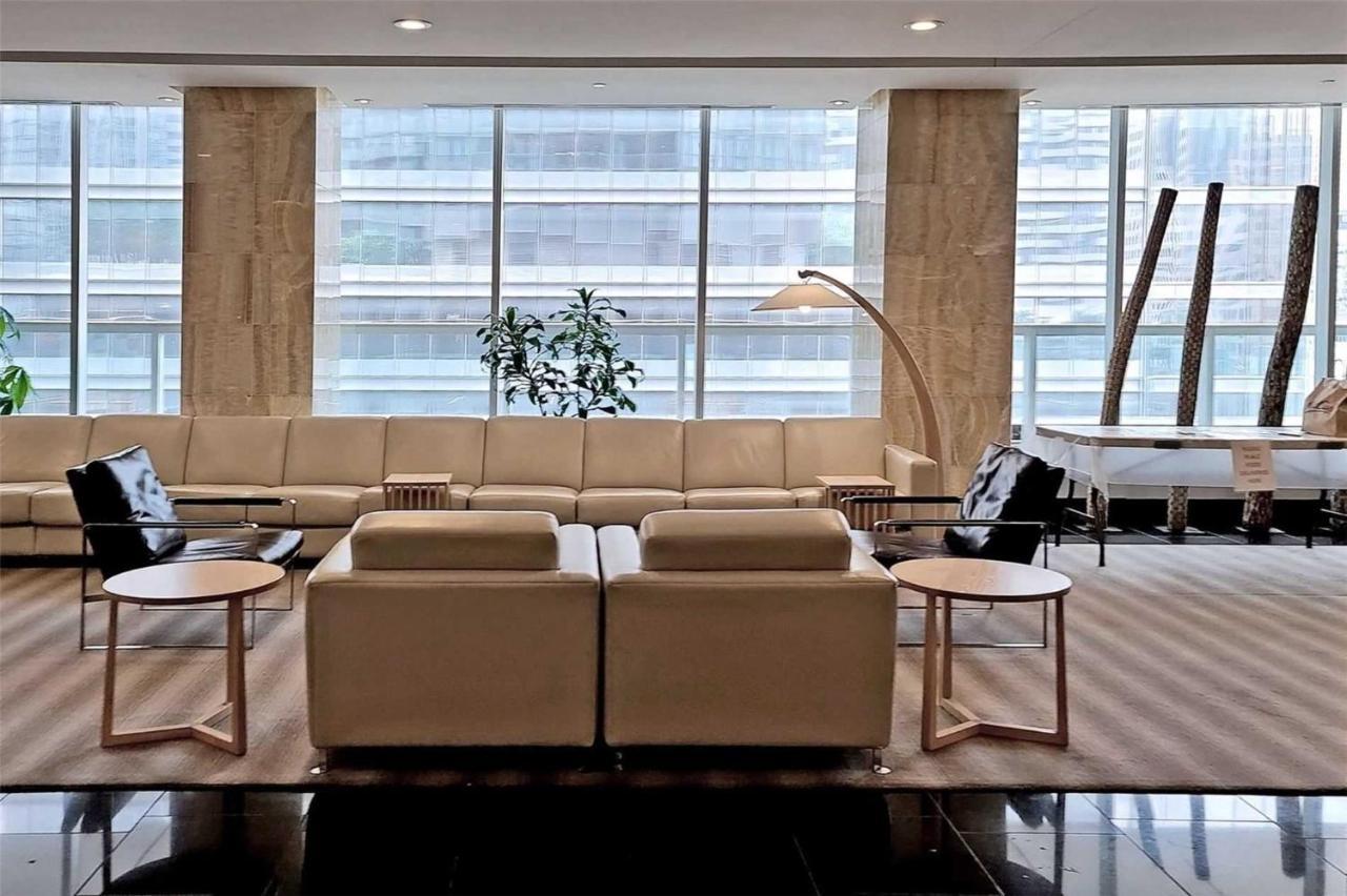 Stylish Newly Furnished Condo With Beautiful Lake View Toronto Eksteriør bilde